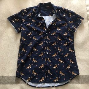 Men’s short sleeved button-down with tiger pattern